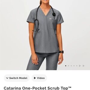 Figs One Pocket Scrub Top graphite S